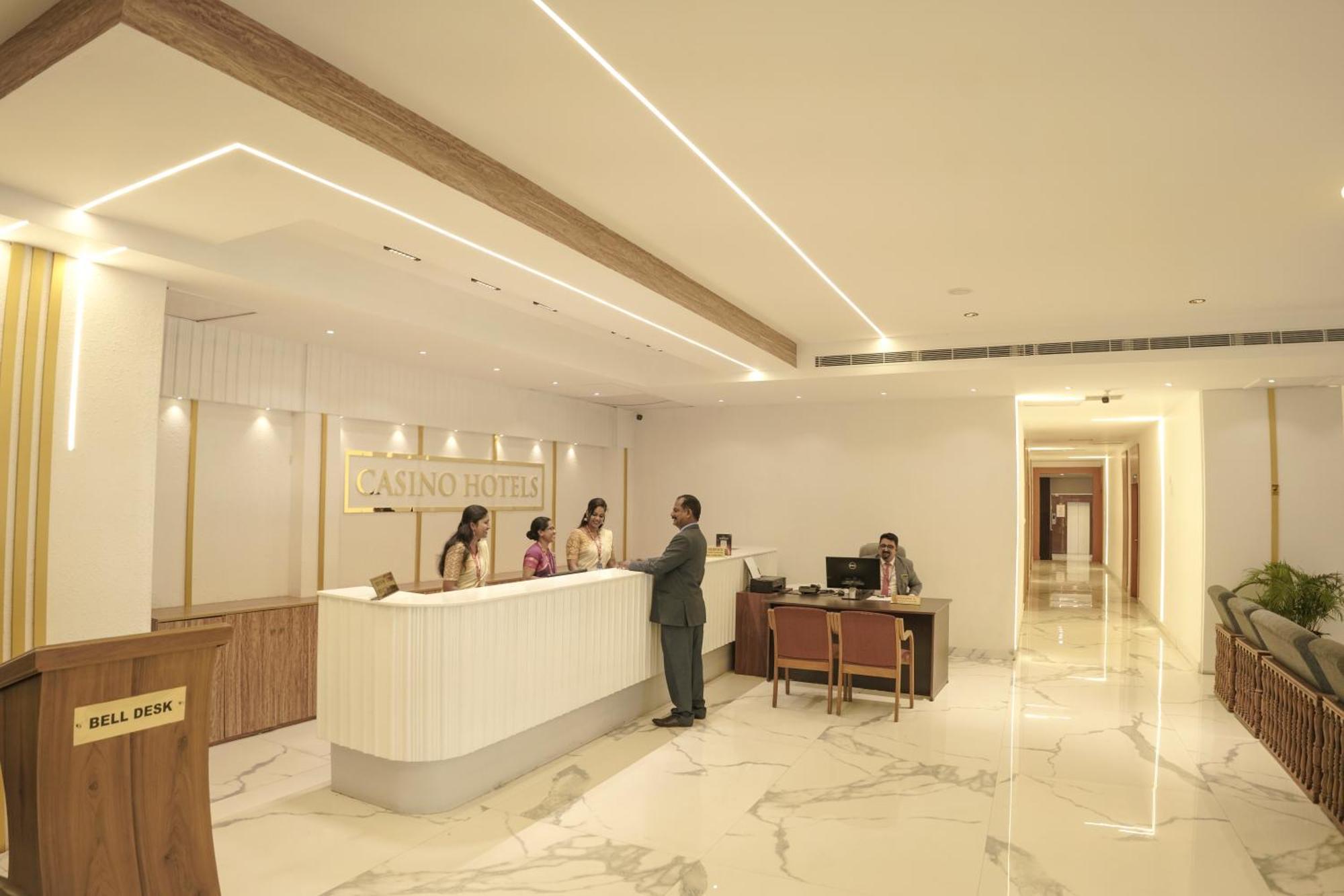 Casino Hotels Ltd Thrissur Bagian luar foto