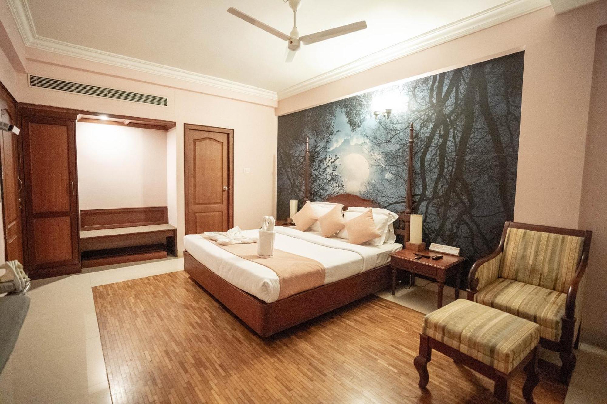 Casino Hotels Ltd Thrissur Bagian luar foto