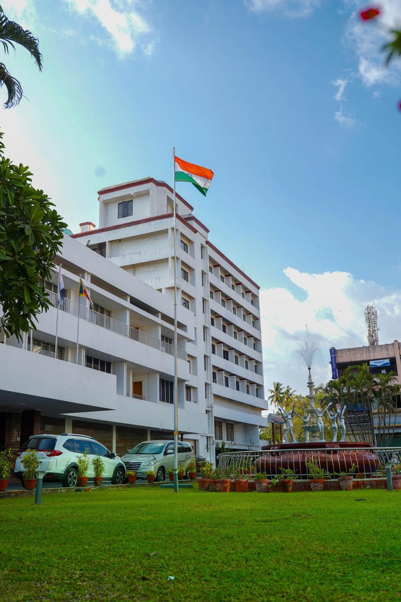 Casino Hotels Ltd Thrissur Bagian luar foto
