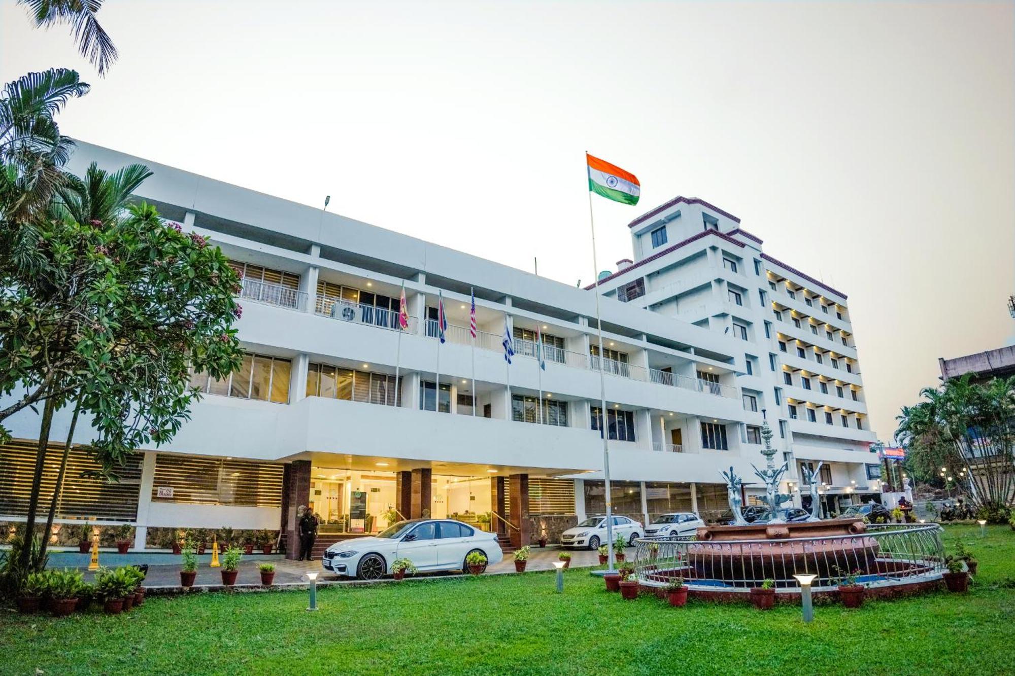 Casino Hotels Ltd Thrissur Bagian luar foto